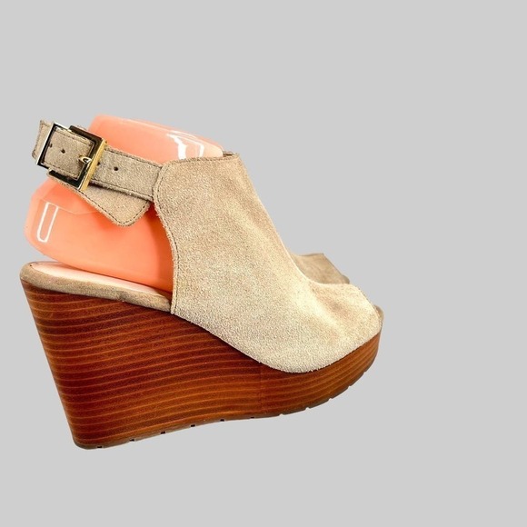 Kenneth Cole NY Suede Open Toe Sandals with Wedge Heels in Cream Women's 8.5 - Picture 3 of 12